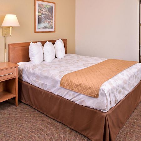 Americas Best Value Inn Missouri Valley Extérieur photo