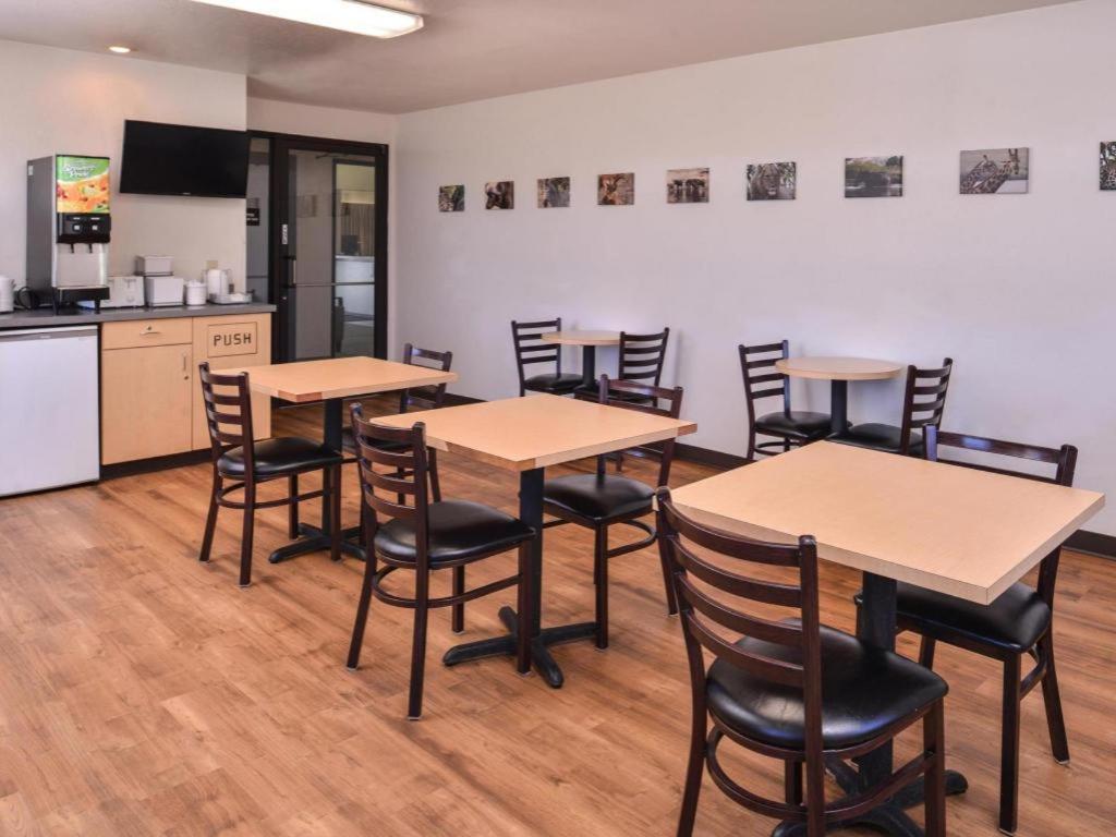 Americas Best Value Inn Missouri Valley Extérieur photo
