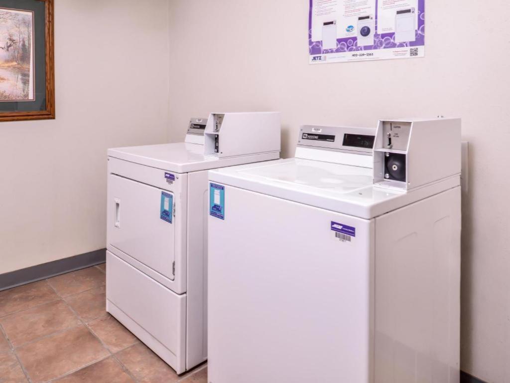 Americas Best Value Inn Missouri Valley Extérieur photo
