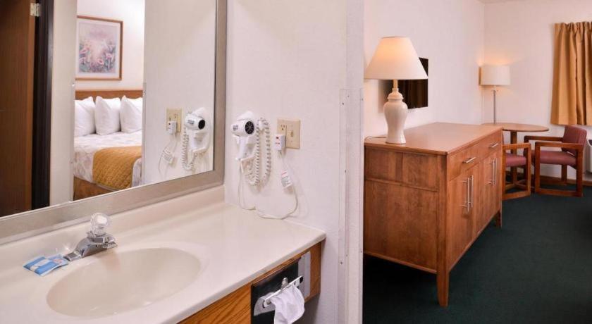Americas Best Value Inn Missouri Valley Extérieur photo